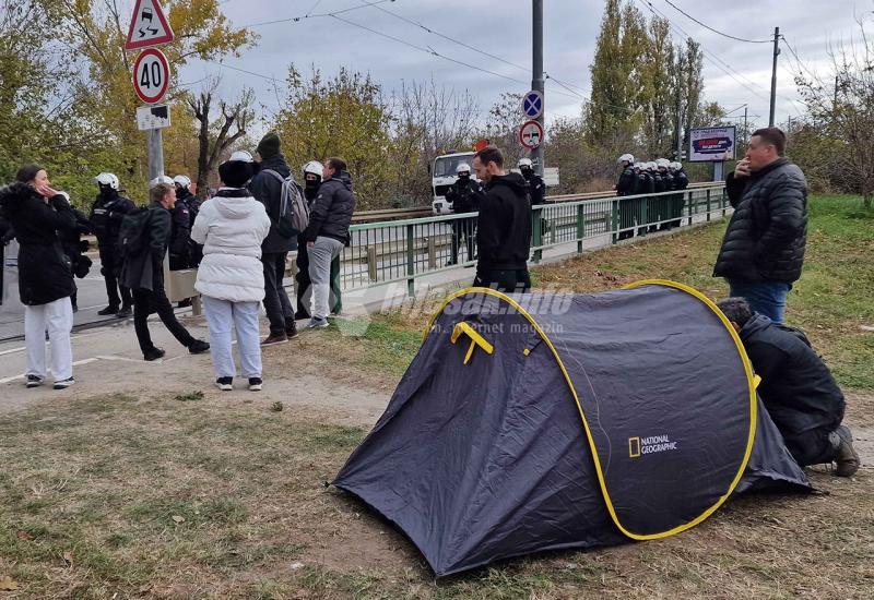 Bljesak iz Beograda: Protesti zbog rušenja Starog savskog mosta, uhićenja i sukobi s policijom