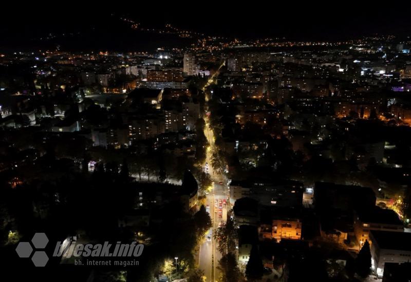 FOTO/VIDEO - Kako LED rasvjeta obasjava mostarske ulice?