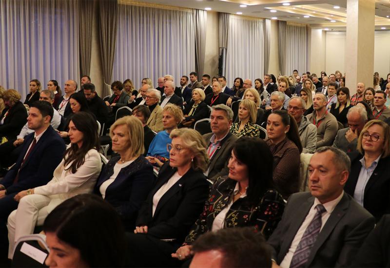 Simpozij o gastroenterologiji - U Mostaru otvoren simpozij o gastroenterologiji