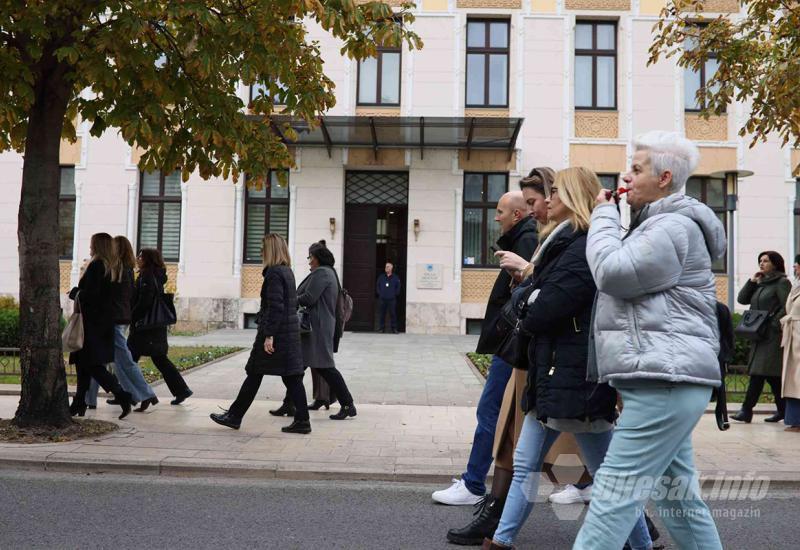 Najmasovniji prosvjed prosvjetara u HNŽ - Peti put smo ovdje, borimo se za našu djecu a ne sebe