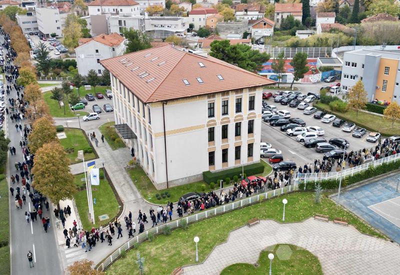 Najmasovniji prosvjed prosvjetara u HNŽ - Peti put smo ovdje, borimo se za našu djecu a ne sebe