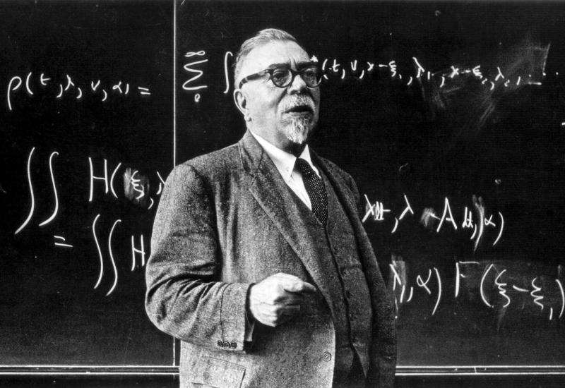 Norbert Wiener (Columbia, Missouri, 26. studenog 1894. – Stockholm, Švedska, 18. ožujka 1964.) - Norbert Wiener, otac kibernetike, rođen je prije 130 godina