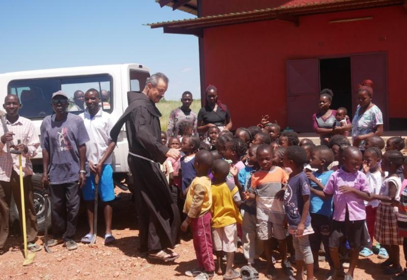 Misionar iz BiH treba vašu pomoć: Prava kiša nije pala od siječnja, uroda nema, a ljudi su gladni 