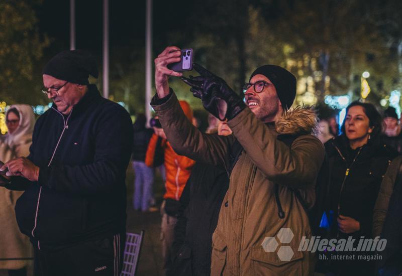 Počeo Advent u Mostaru - Zapaljena prva adventska svijeća