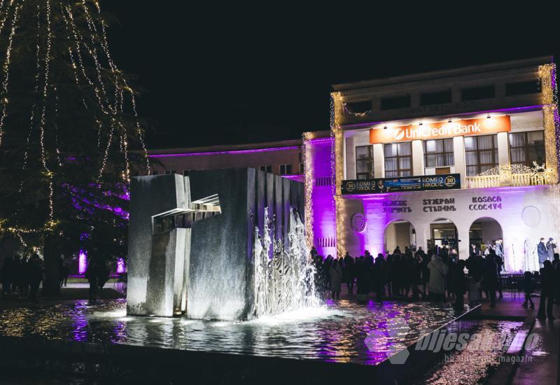 Počeo Advent u Mostaru - Zapaljena prva adventska svijeća