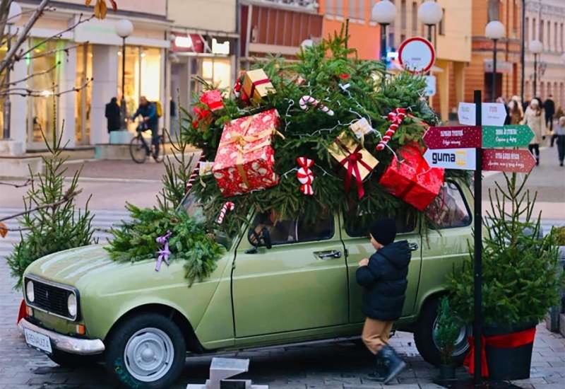 U Banja Luci otvorena novogodišnja manifestacija "Zimzobal"