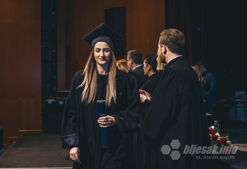 FOTO | Svečano promovirana 322 diplomanda Filozofskog fakulteta SUM-a