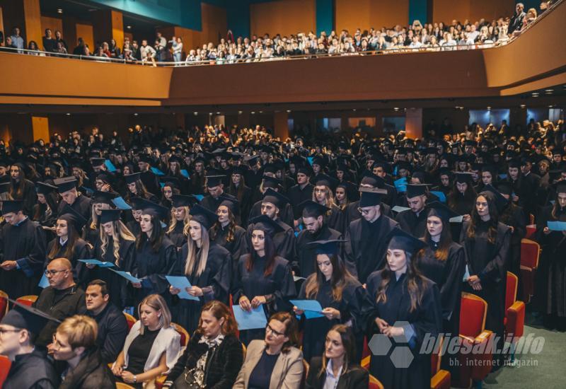 FOTO | Svečano promovirana 322 diplomanda Filozofskog fakulteta SUM-a