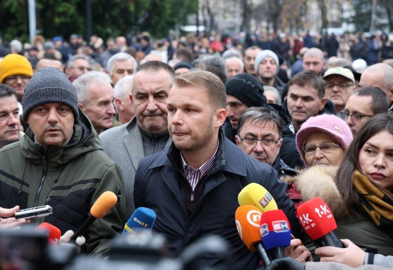 Prosvjed u Banja Luci -  Ponovo prosvjed u Banja Luci zbog smanjenja prihoda od PDV-a za Banjaluku i Bijeljinu