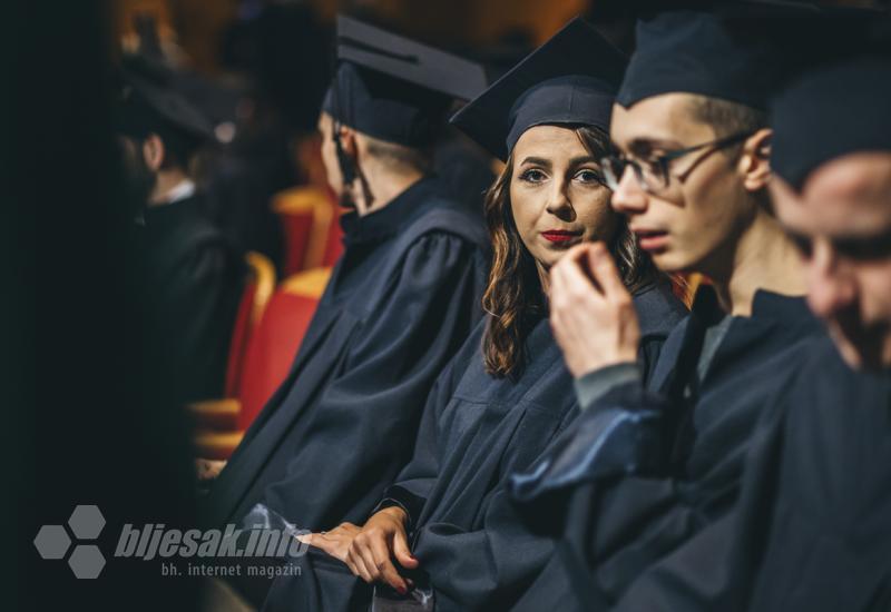 FOTO / VIDEO | Diplome u rukama, inženjeri spremni za tržište rada