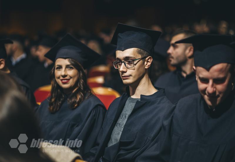 FOTO / VIDEO | Diplome u rukama, inženjeri spremni za tržište rada