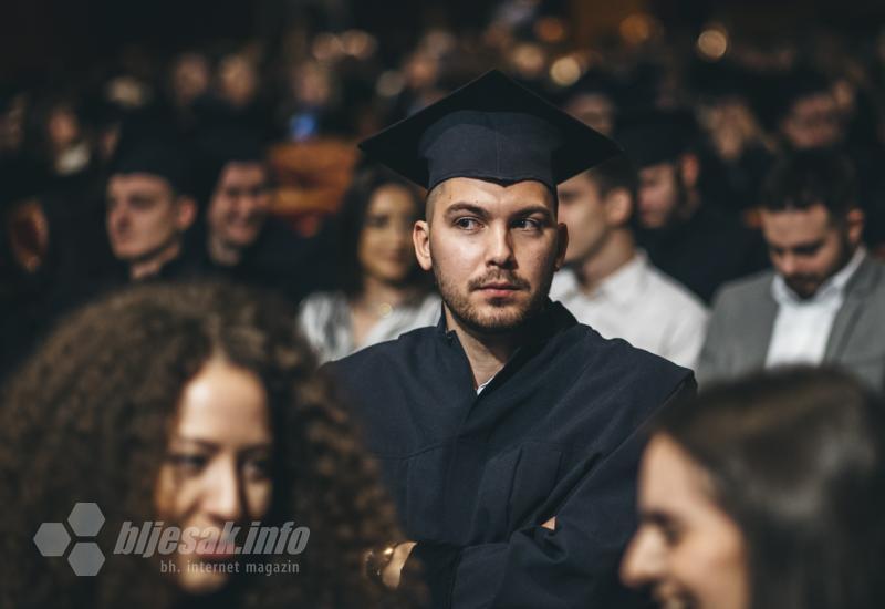 FOTO / VIDEO | Diplome u rukama, inženjeri spremni za tržište rada