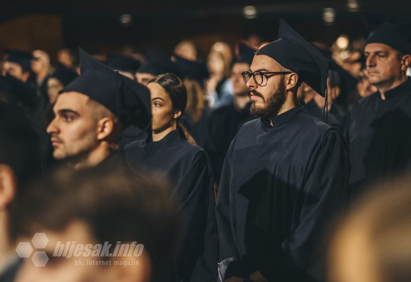 FOTO / VIDEO | Diplome u rukama, inženjeri spremni za tržište rada