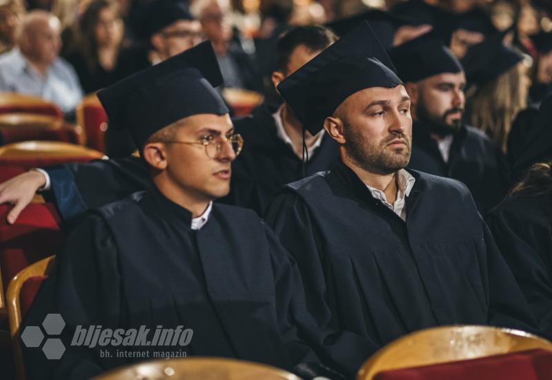 FOTO / VIDEO | Diplome u rukama, inženjeri spremni za tržište rada