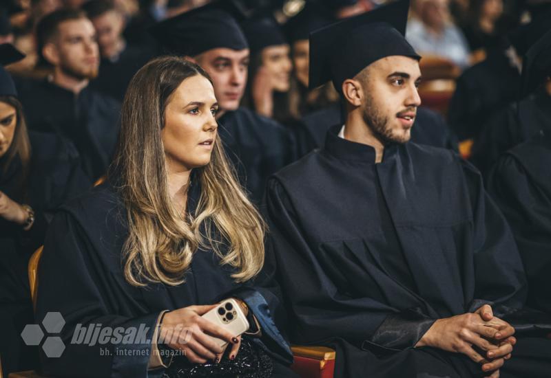 FOTO / VIDEO | Diplome u rukama, inženjeri spremni za tržište rada