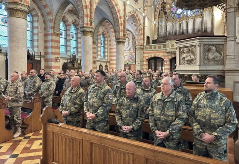 Pripadnici Oružanih snaga BiH obavili božićnu pripravu i ispovijed  - Pripadnici Oružanih snaga BiH obavili božićnu pripravu i ispovijed 