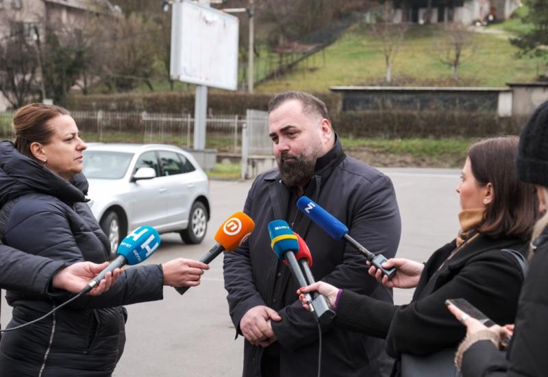 Humanitarac Admir Rahimić - Poduzetnici ispunili obećanje: Uručeni ključevi automobila za 40 obitelji iz poplavljenih područja