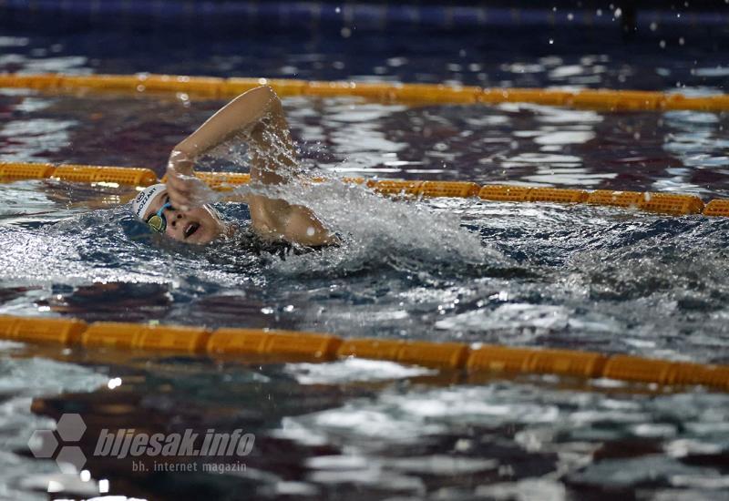 Međunarodno plivačko natjecanje u Mostaru: Zrinjski ugostio 264 plivača - U Mostaru održan 13. Božićni kup: Sportski spektakl na bazenu u Rodoču