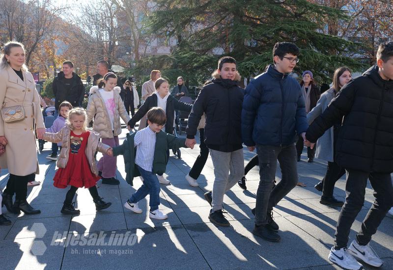 HKUD Rodoč oduševio nastupom na Adventu u Mostaru 2024: Tradicija, veselje i zajedništvo