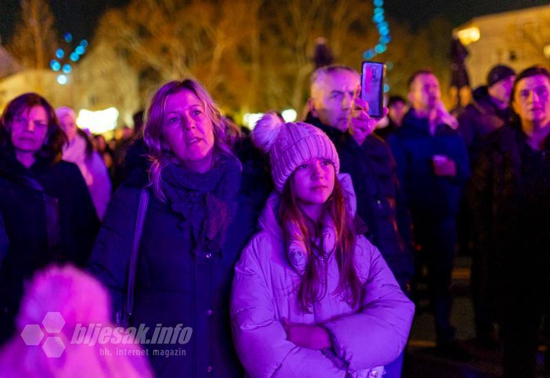 Glazba za dušu: Klapa Rišpet otvorila glazbeni program Adventa u Mostaru