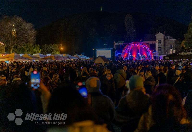 Glazba za dušu: Klapa Rišpet otvorila glazbeni program Adventa u Mostaru