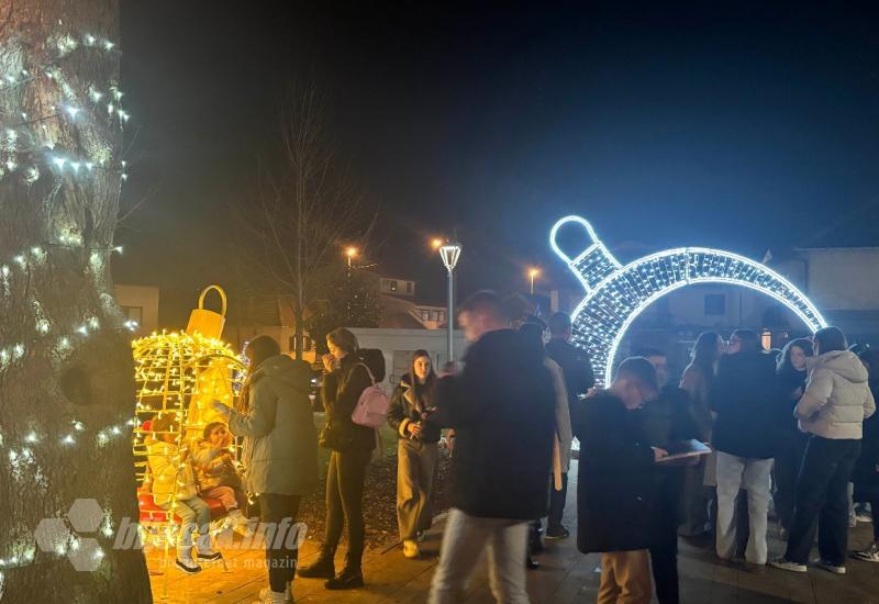 Božić svima u Grudama - Grude: Počela manifestacija 