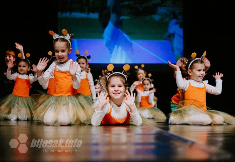 FOTO | Ples, glazba i humanost: Betlehemsko svjetlo obasjalo i Kosaču