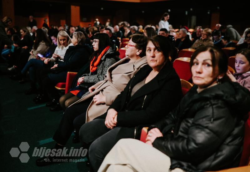 FOTO | Ples, glazba i humanost: Betlehemsko svjetlo obasjalo i Kosaču