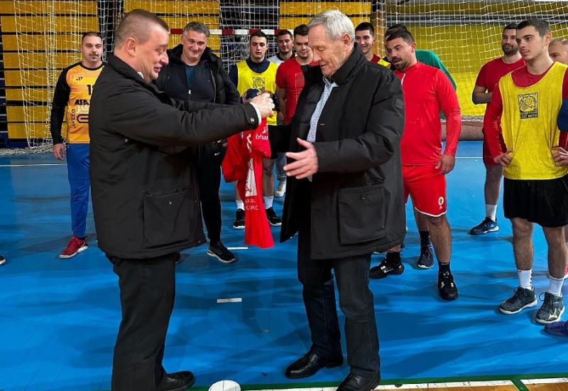 Velikan rukometa Noka Serdarušić posjetio trening Veleža