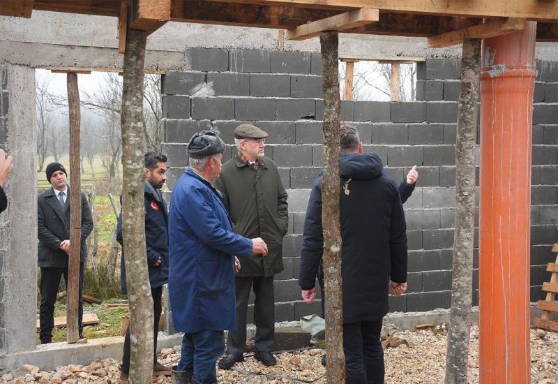 Tragedija i nada: Obitelji u Buturović Polju smještene u donirane kontejnere