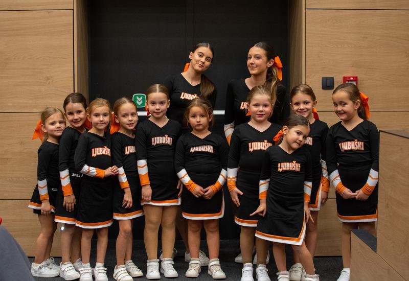 Kulturni Centar Ljubuški premal za Božićni Cheerleading Izazov