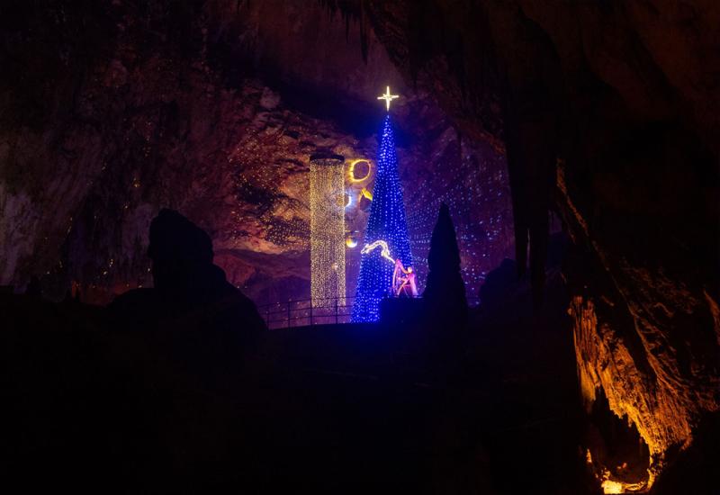 Žive jaslice unutar Postojnske jame - FOTO Božićna magija: Doživite Žive jaslice u veličanstvenoj Postojnskoj jami!