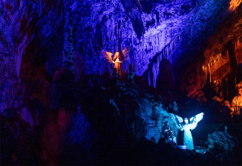 Žive jaslice unutar Postojnske jame - FOTO Božićna magija: Doživite Žive jaslice u veličanstvenoj Postojnskoj jami!