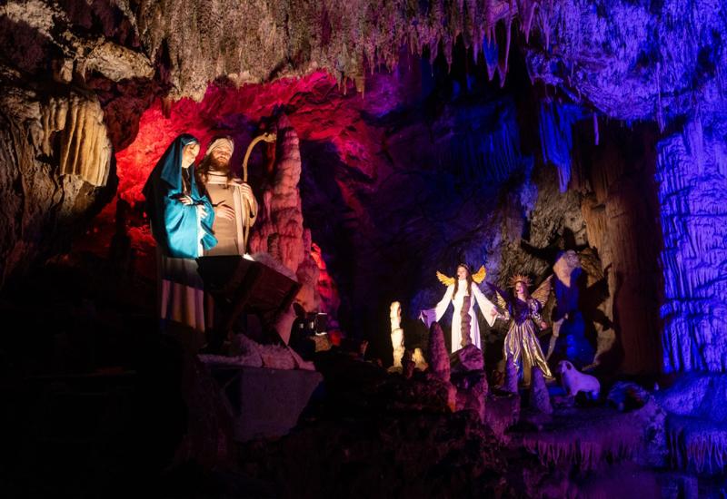 Žive jaslice unutar Postojnske jame - FOTO Božićna magija: Doživite Žive jaslice u veličanstvenoj Postojnskoj jami!