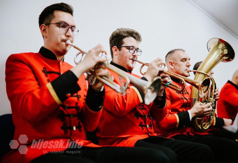 FOTO Hrvatska glazba Mostar spojila generacije: Djeca i orkestar stvorili nezaboravnu večer!