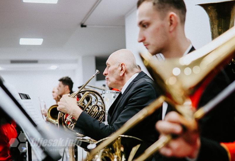 FOTO Hrvatska glazba Mostar spojila generacije: Djeca i orkestar stvorili nezaboravnu večer!