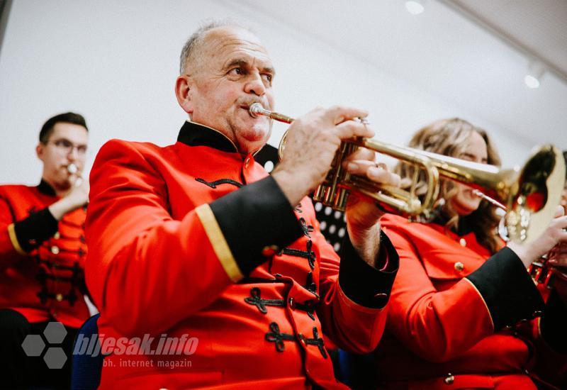 FOTO Hrvatska glazba Mostar spojila generacije: Djeca i orkestar stvorili nezaboravnu večer!