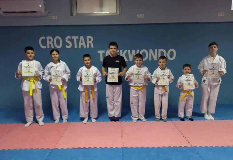 Članovi Cro Stara iz reda žuti pojas - Mostarski Taekwondo Cro Star završio godinu u velikom stilu