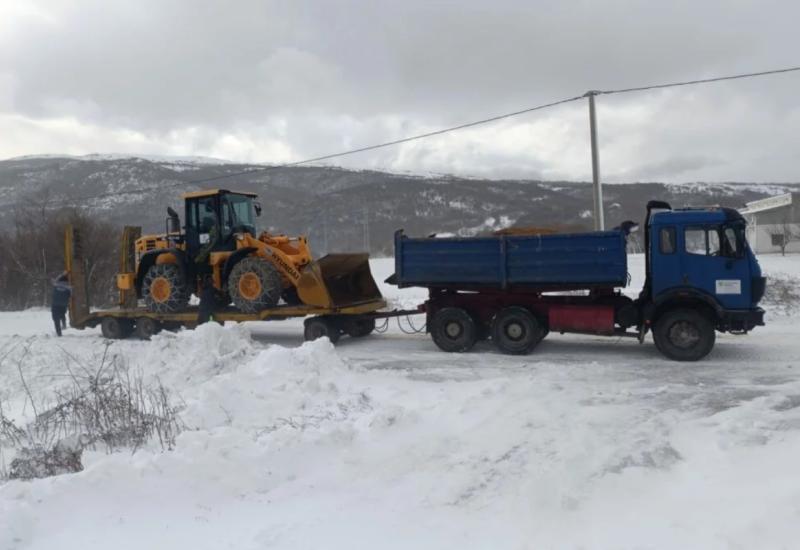 Zimske službe očistile prometnice u Mostaru