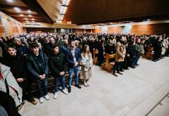 FOTO | Mostarske crkve ispunjene vjerom i zajedništvom na polnoćkama