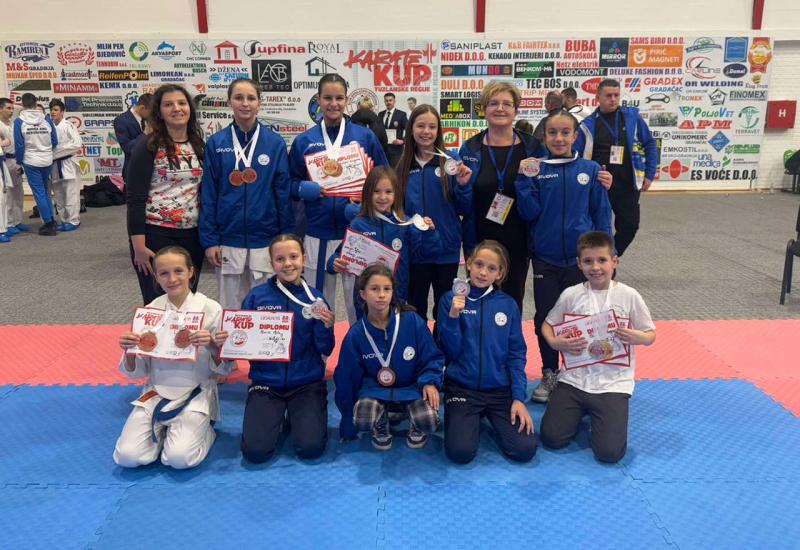 Karate klub Blagaj briljirao na turniru u Gradačcu