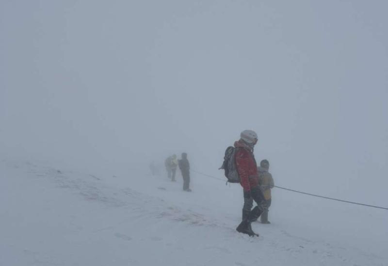 Potraga za meteorologom na Bjelašnici obustavljena za danas 