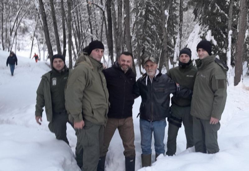 Spašen muškarac kod Zavidovića - Spašen muškarac kod Zavidovića: Danima bio zarobljen u snijegu, ostao bez hrane