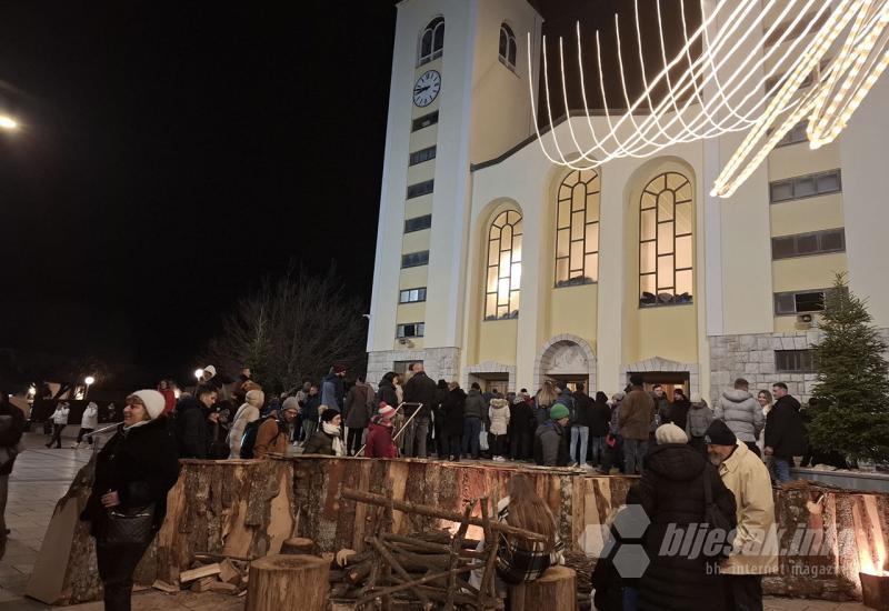 FOTO | Doček Nove godine u molitvi i tišini