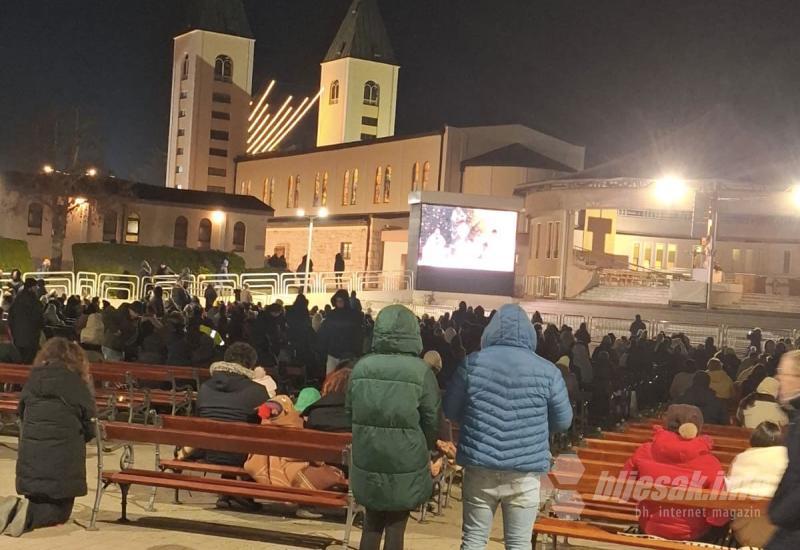 FOTO | Doček Nove godine u molitvi i tišini