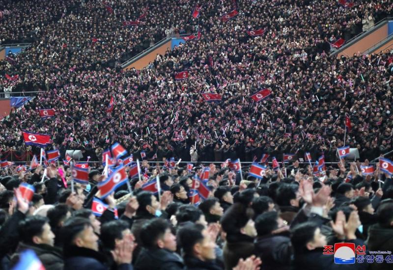 Novu godinu čekali na stadionu, u "delirij" su pali kad se pojavio on