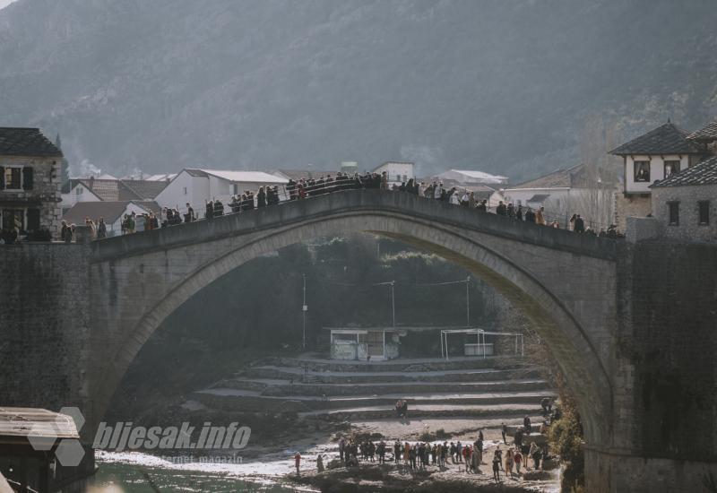 Siječanj je postao srpanj - Mostar vrvi turistima