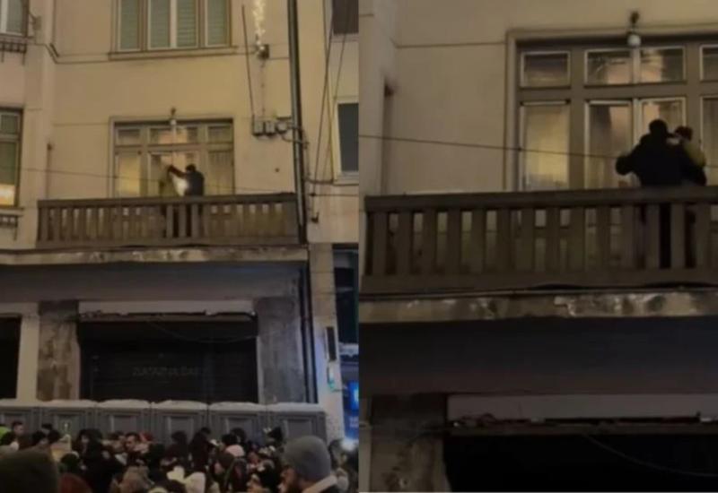 Par na balkonu ukrao show na Severininom koncertu u Sarajevu