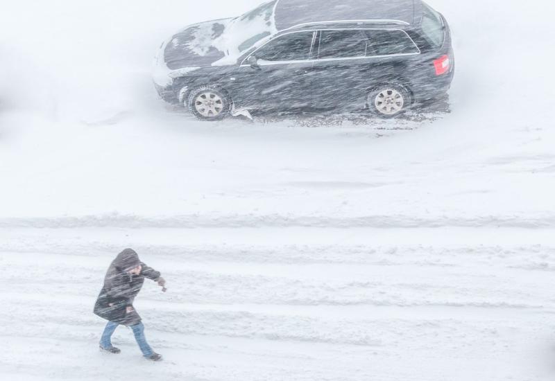 Najmanje pet mrtvih u snježnim olujama u SAD-u