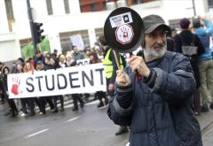 FOTO| Studenti blokirali Mostarsku petlju: Zahtijevaju pravdu za svoje kolege